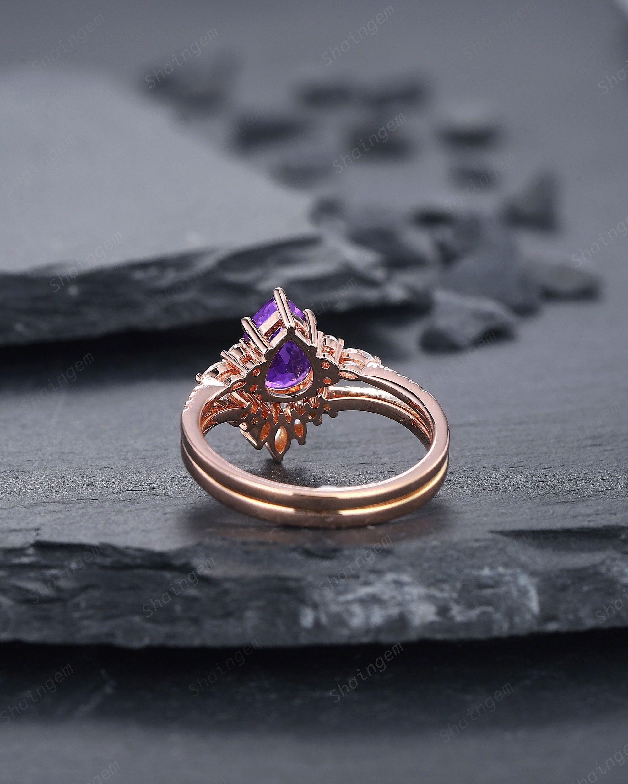 ヴィンテージアメジストクラスターエンゲージリングセット、ユニークな