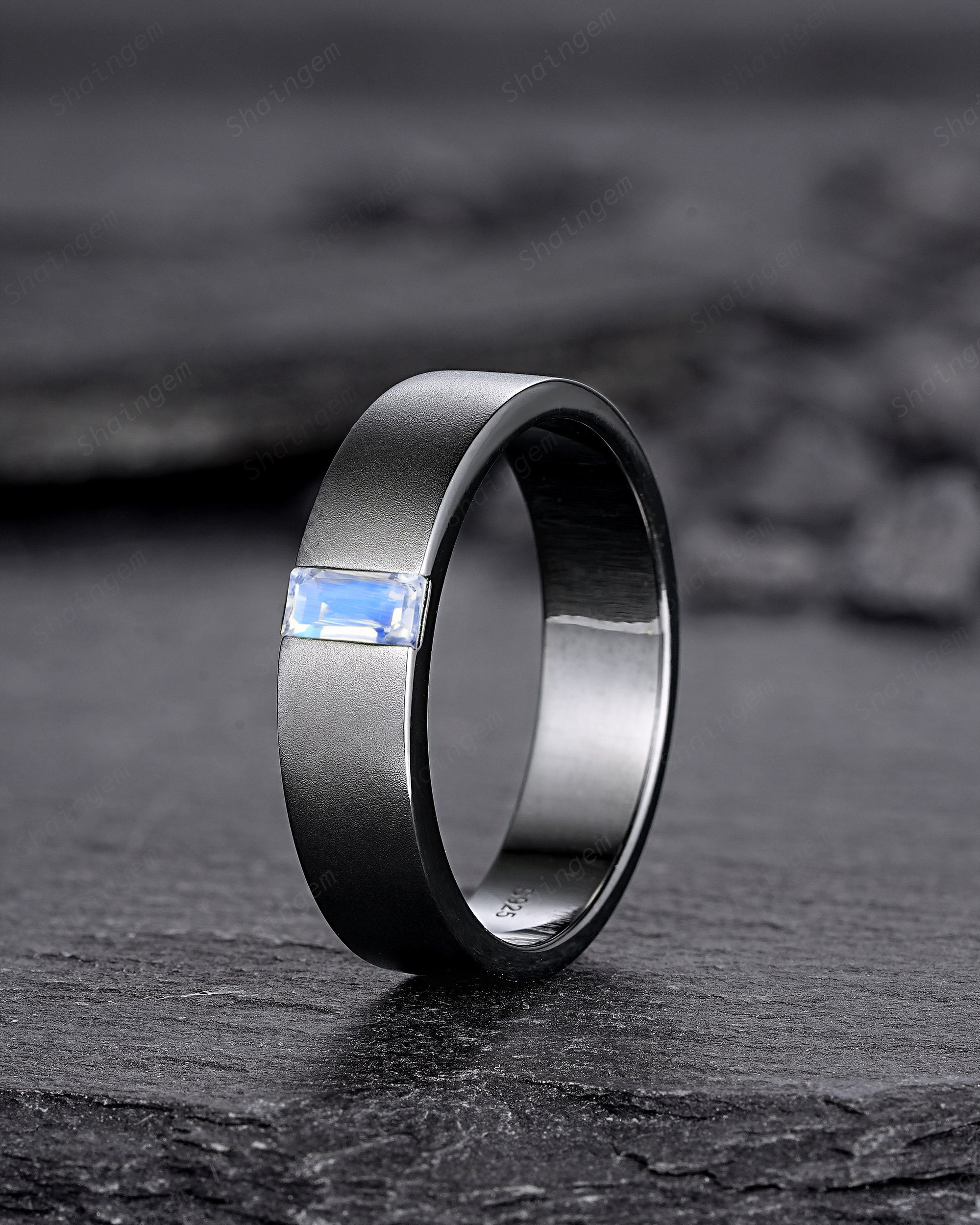 Schwarz Gold Baguette Mondstein Herren Verlobungsring, Herren Trauring, Gothic Solitaire Versprechen Ring, Schwarz Rhodium Jahrestag Ring Geschenk