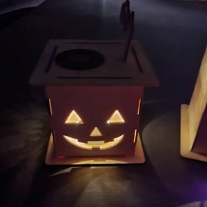 Lámpara de Halloween / linterna Jack-o hecha de madera con diferentes motivos y luz solar imagen 3