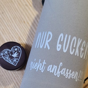Glass drinking bottle with black lid and felt cover 750ml personalized with name, desired text, desired motif