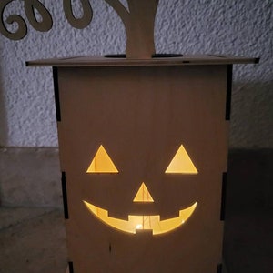 Lámpara de Halloween / linterna Jack-o hecha de madera con diferentes motivos y luz solar imagen 8