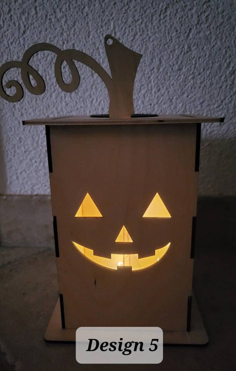 Lámpara de Halloween / linterna Jack-o hecha de madera con diferentes motivos y luz solar imagen 8