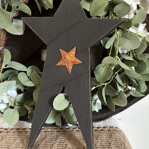Primitive Black Star-Distressed Rusty Trimming Wall Decoration - Handmade with Wood