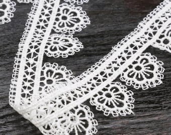 Off White Floral Lace Trim: Vintage Inspired Sewing Ribbon, 5 Yards