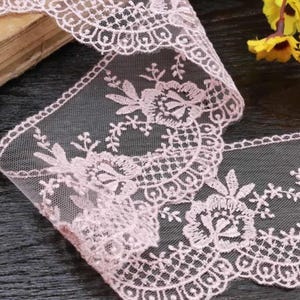 Pink Lace Trim Floral Design - Vintage Inspired Sewing Trim , Floral Pink Lace Ribbon - Delicate Craft Supply - 1 meter