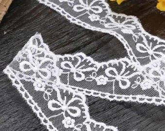 White Guipure Lace Trim: Vintage Inspired Sewing Ribbon (1 Meter)