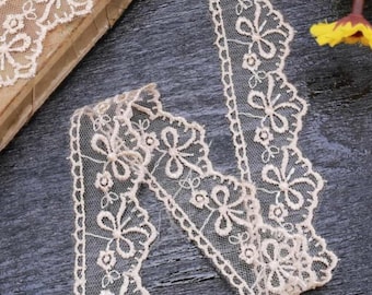 Vintage Inspired Lace Trim: White Floral Ribbon, Sewing Craft Supply (1 meter)