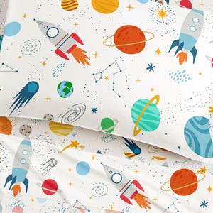Ensemble de draps système solaire : 100 % coton sur le thème de l'espace, de la taille pour lit de bébé au grand lit