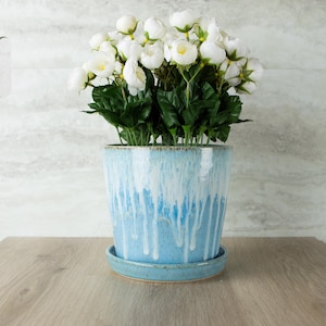 Light Blue Drippy Speckled Planter Pot With Plate