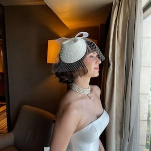 hand made white  voilette veil hat, Pill box bridal fascinator, Wedding hat