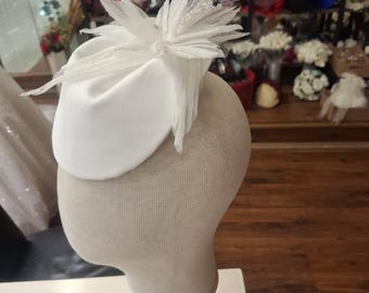 hand made white  voilette veil hat with fur, Pill box bridal fascinator, Wedding hat