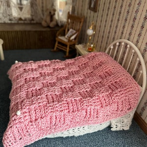 Pink Basketweave Blanket for 1-inch scale Dollhouse
