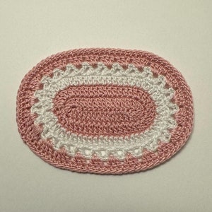 Pink and white small oval rug for your 1:12 scale dollhouse