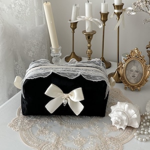 Borsa per il trucco Charlotte in nero - Borsa per il trucco fatta a mano - Borsa per il trucco floreale metallizzata - Regali per lei