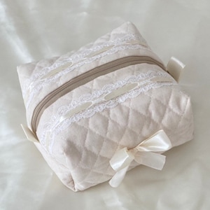 Handmade Quilted Makeup Bag - ivory Quilted Makeup Bag With Laces And Ribbon - Cometic Bag, Toiletry Bag, Makeup Bag, Gifts For Her