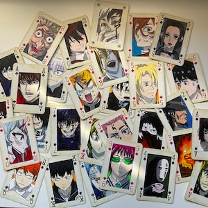Cartes à jouer peintes à la main avec des personnages d'anime | Cartes animées faites à la main