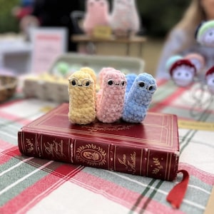 Bookworm Plushy-Stuffed Animal-Crocheted-Amigurumi-Book Nook decor-Readers-Writers