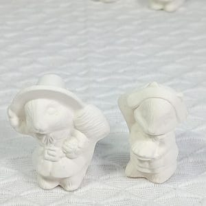 Niedliche Miniatur Eichhörnchen | Vintage 1990s Pilgrim Unbemalte Keramik Bisque | 6,5 cm Thanksgiving Herbst Figuren | Fertig zum Bemalen