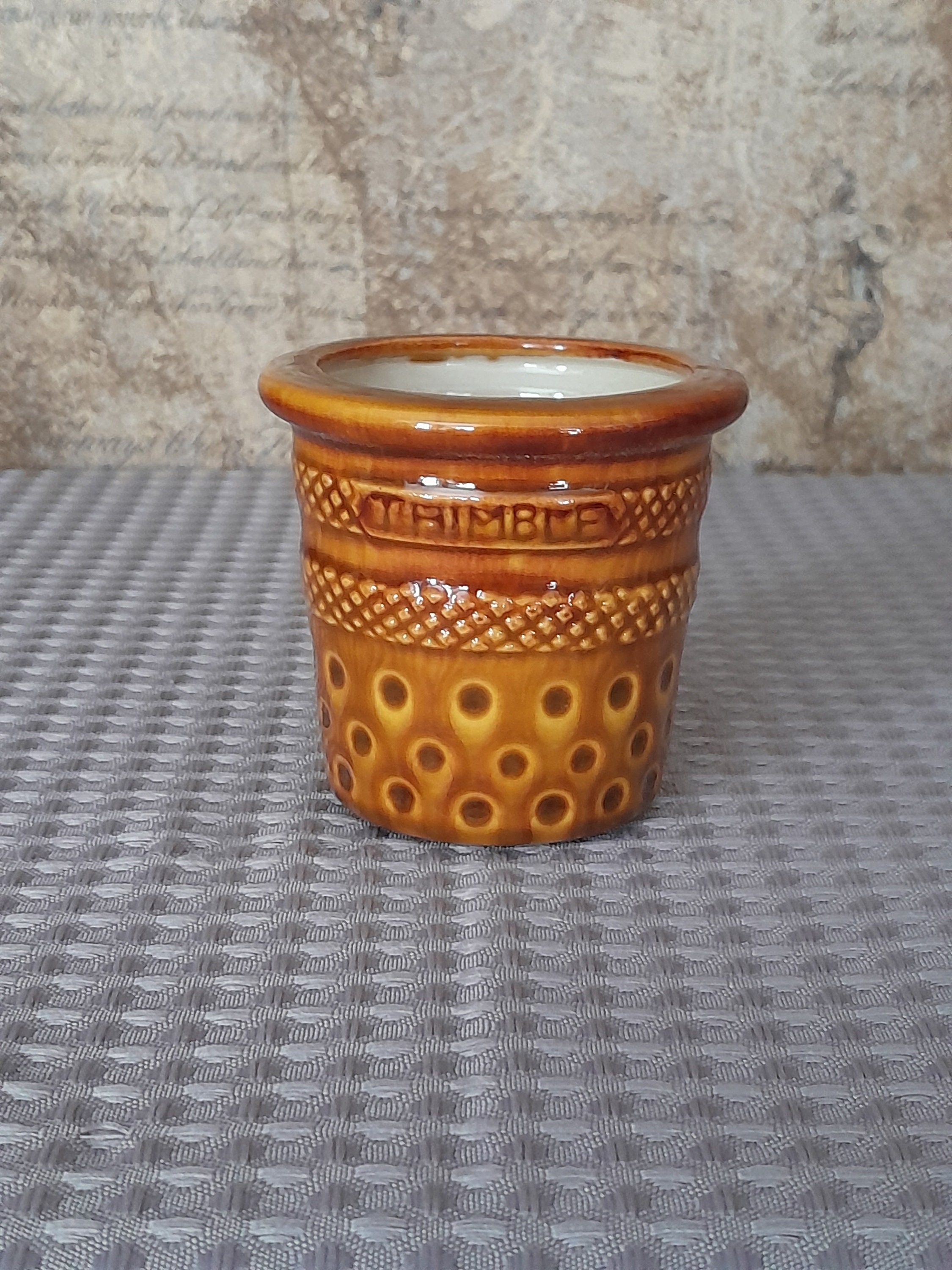 Vintage Keramik Fingerhüte | Braune und Lila Fingerhüte | Handmade Keramik Bisquitporzellan | Porzellanähnlicher Fingerhut | Antiker Fingerhut