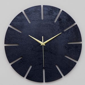 Minimalist Black Wooden Wall Clock, Modern Design, Silent Mechanism, Elegant Decorative Clock for Home and Office