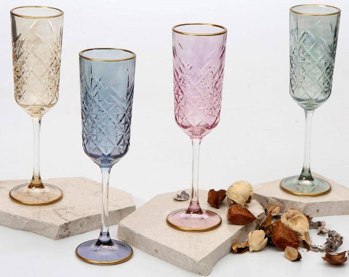 Set of 4 Vintage Style Champagne Glasses, Gold Rim Colored Champagne Flutes, Celebration Glasses for Weddings & Special Occasions