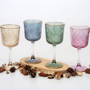 Set of 4 Vintage Style Wine Glasses, Wedding Wine Glasses, Gold Rim Colored Wine Glasses, Glasses for Wine, Celebration Glasses