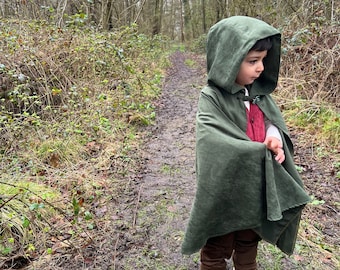 Peuter middeleeuwse bos mantel-Hobbit geïnspireerd Halloween kostuum met shirt, vest, broek en mantel-Halloween Kids kostuum-1e verjaardag outfit