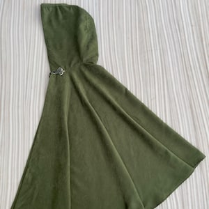 Toddler Medieval Woodland Green Cloak-Hobbit Inspired Cloak with Buckle-Ring Bearer Cloak for Wedding-1st Birthday Cloak-HalloweenCostume