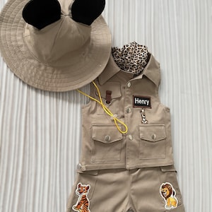 Gepersonaliseerde Mickey Mouse geïnspireerde bruine shorts outfit Safari Adventure kinderkostuum Peuter Safari verjaardagsoutfit 1e babysafaripak afbeelding 3