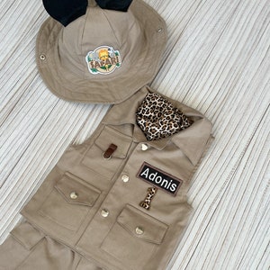 Gepersonaliseerde Mickey Mouse geïnspireerde bruine shorts outfit Safari Adventure kinderkostuum Peuter Safari verjaardagsoutfit 1e babysafaripak afbeelding 7