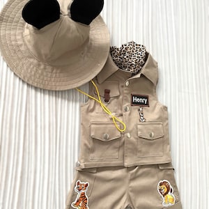 Gepersonaliseerde Mickey Mouse geïnspireerde bruine shorts outfit Safari Adventure kinderkostuum Peuter Safari verjaardagsoutfit 1e babysafaripak afbeelding 8