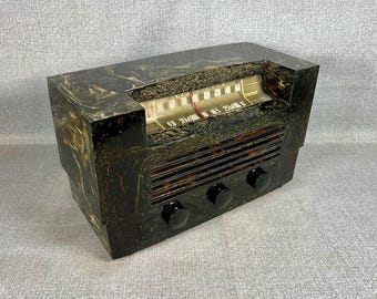 1946 RCA Catalin Radio Model 66X9. Restored and working. Mid Century Radio.  FREE Shipping.  Antique Radio. Vintage Radio.