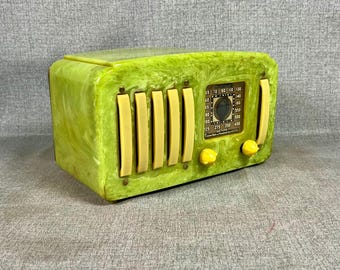 Beautiful and Rare Color 1941 Emerson Catalin Radio "5+1" Model EP-375. Restored and Working! FREE Shipping!  Mid Century Antique Radio