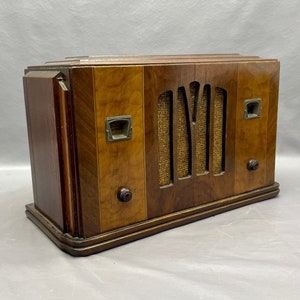 LR037 1935 Western Air Patrol Radio Model WA6237.  Mid Century Radio.  FREE Shipping.  Antique Radio. Vintage Radio. Mid Century Radio.
