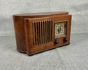 VRS0504 1940 Emerson Radio Model CV-316. Ingraham Cabinet.  Mid Century Radio.  FREE Shipping.  Antique Radio. Vintage Radio.