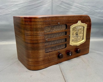 LR034 1938 Detrola Radio Model 134B.  Restored and Working.  FREE Shipping.  Antique Radio. Vintage Radio. Mid Century Radio.