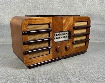 VRS0503 1939 Stewart Warner Radio Model 07-5R4.  Mid Century Radio.  FREE Shipping.  Antique Radio. Vintage Radio. Mid Century Radio.