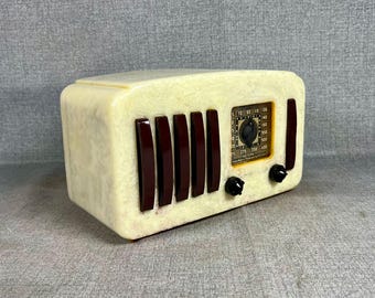 Beautiful and Rare Alabaster Color 1941 Emerson Catalin Radio "5+1" Model EP-375. Restored and Working! FREE Shipping!  Antique Radio