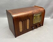 1939 Emerson Radio Model 268. Mid Century Radio. FREE Shipping. Antique Radio. Vintage Radio. Mid Century Radio.