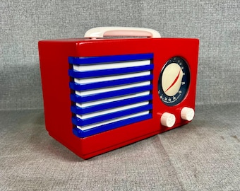 Rare 1940 Emerson Catalin Radio "The Patriot". Restored and Working! FREE Shipping!  Read why the price is so low.
