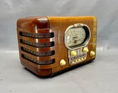 1939 Zenith Radio Model 5S319. Restored Working. FREE Shipping. Antique Radio. Vintage Radio. Mid Century Radio.