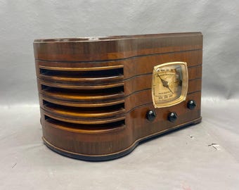 LR067 1938 Emerson Radio Model BR167.  Mid Century Radio.  FREE Shipping.  Antique Radio. Vintage Radio. Mid Century Radio.