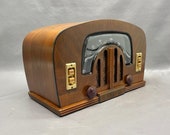 1942 Zenith Radio Model 6D2615. Mid Century Radio. FREE Shipping. Antique Radio. Vintage Radio. Mid Century Radio.