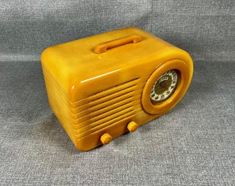VRS0648 Beautiful 1945 Fada Catalin Radio "The Bullet" Model 115. Restored and Working! FREE Shipping!  Mid Century Radio Antique Radio