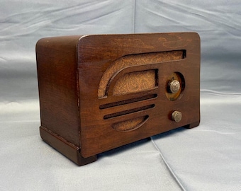 LR043 1937 Philco Radio Model 37-600.  Mid Century Radio.  FREE Shipping.  Antique Radio. Vintage Radio. Mid Century Radio.