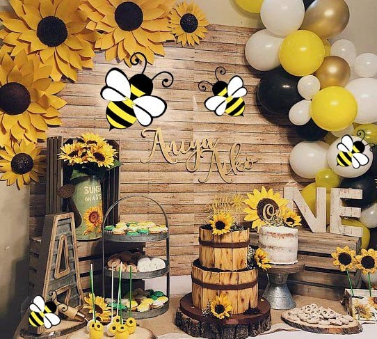 Bee Party Decoration Set of 1, Large Paper Honey Bee Paper Bee Giant Qween  Beee Prop, Customize Colors 