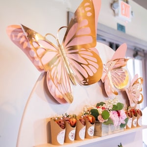 Any colors for your  Pack of 3 giant large paper butterfly prop, Pack of 3 different sizes for your butterfly theme party