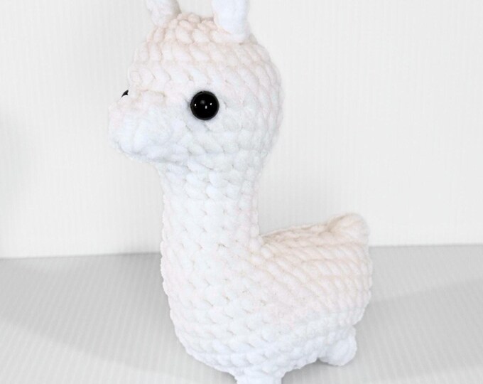 Handmade Soft White Crochet Llama Stuffed Toy - Adorable Desk Pet or Gift for Llama Lovers