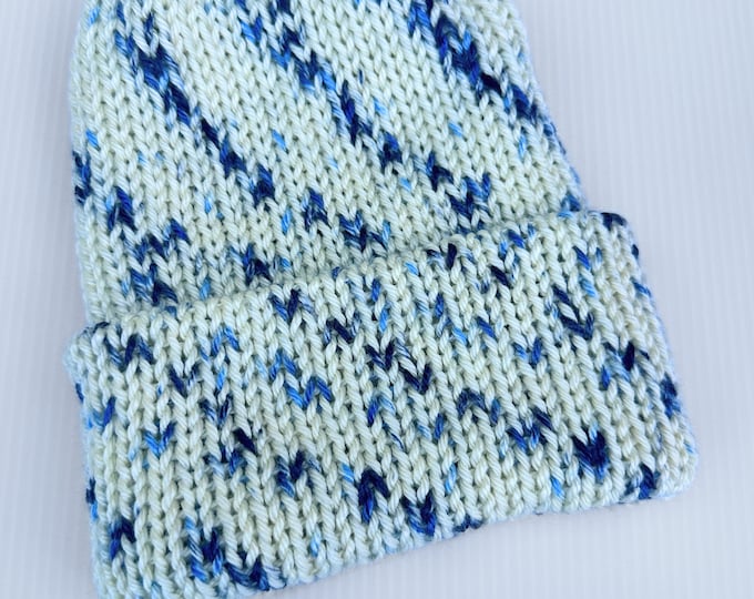 Stay Warm Outdoors with this Patterned Bright Winter Beanie for Men and Women - Available in Multiple Colors