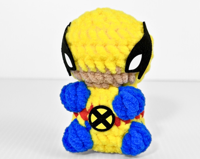 Crochet Mini Wolverine Keychain – Handmade Superhero-Inspired Accessory for backpacks